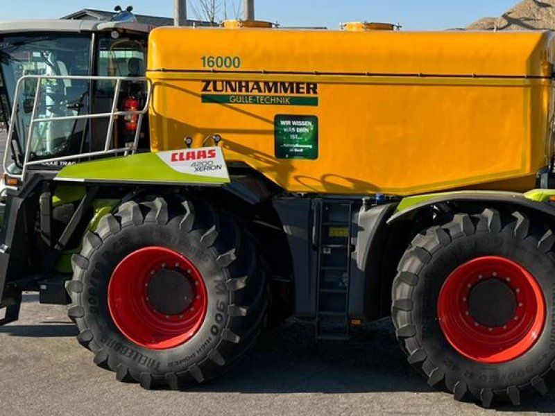 Claas Xerion 4200 Saddle Trac RTK /Volmer