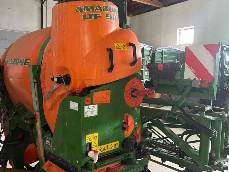 Amazone UF 901 mit 15m Spritzgestänge