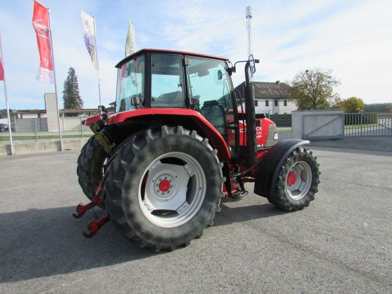 McCormick CX 85 XtraShift