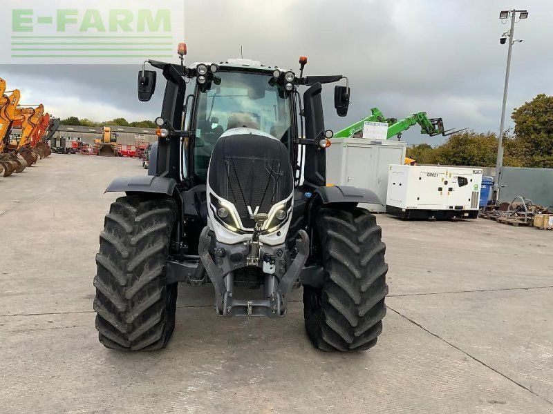 Valtra t235 versu  (st24702) Versu