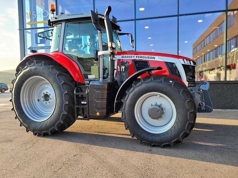 Massey Ferguson 7S 180