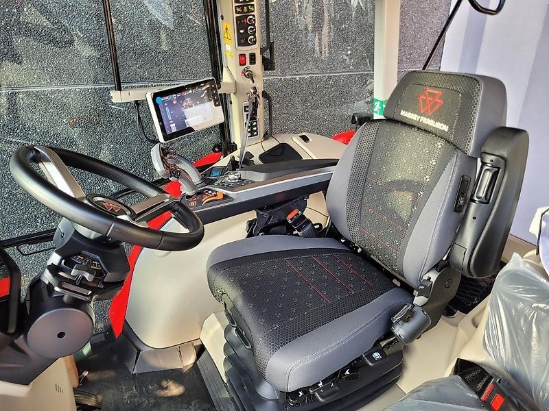 Massey Ferguson 7S 180