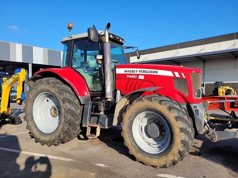 Massey Ferguson 7490