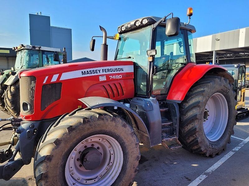 Massey Ferguson 7490
