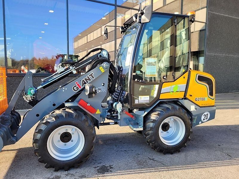 Giant 2700 E