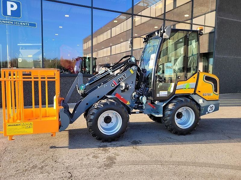 Giant 2700 E