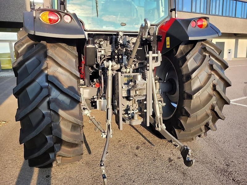 Massey Ferguson 4710 M