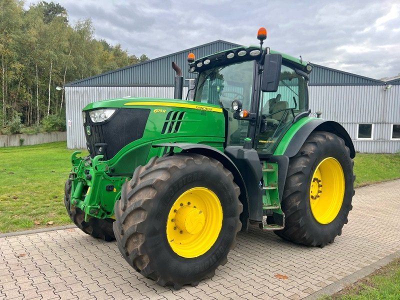 John Deere 6175R  