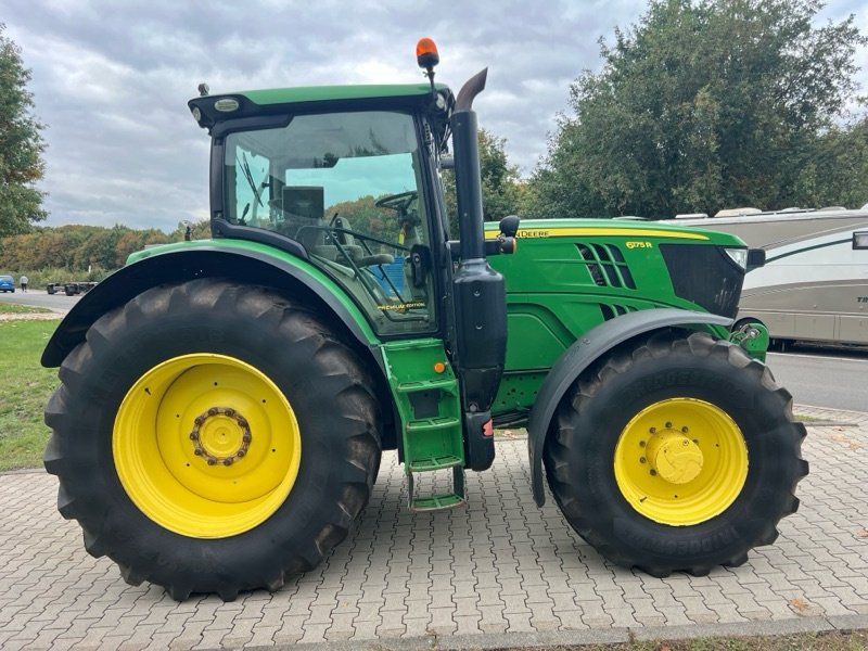 John Deere 6175R  