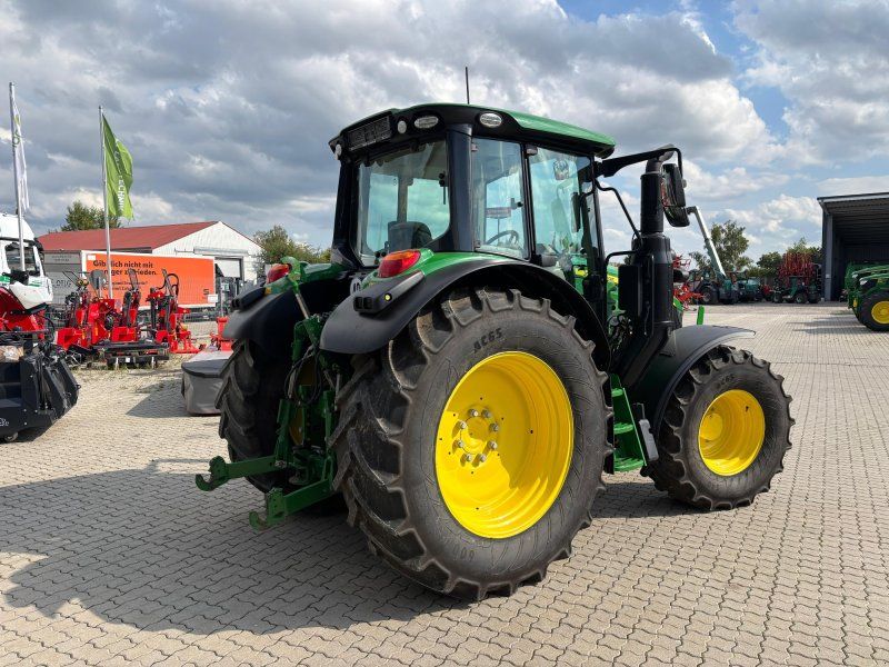 John Deere 6110M