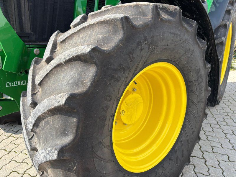 John Deere 6110M
