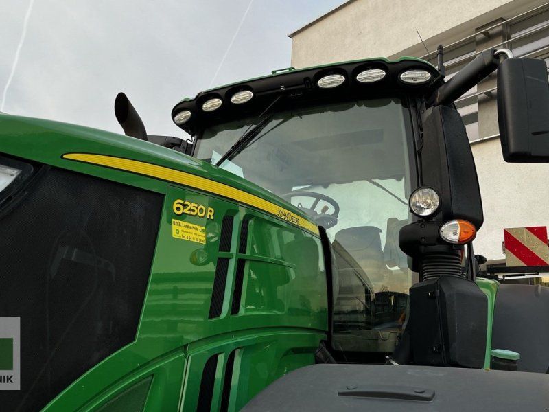 John Deere 6250R