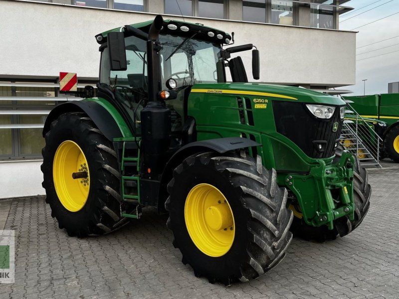 John Deere 6250R