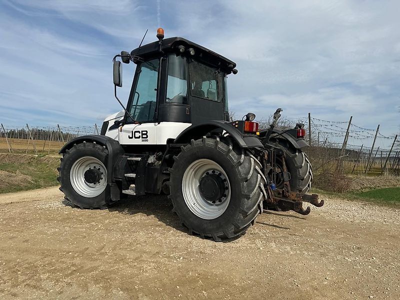 JCB Fastrac 3220 PLUS