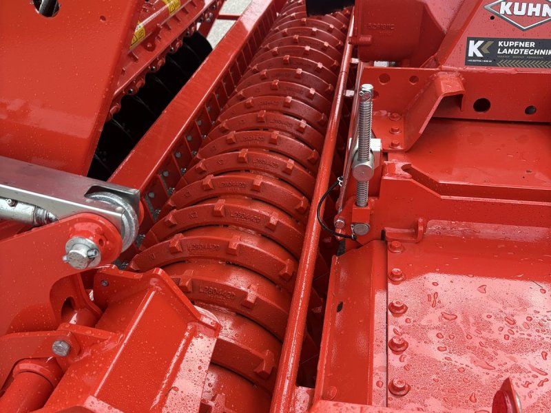 Kuhn HRB 303
