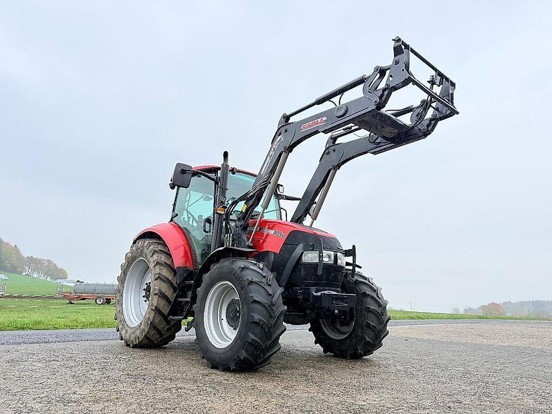 Case IH Farmall 105U mit Frontlader
