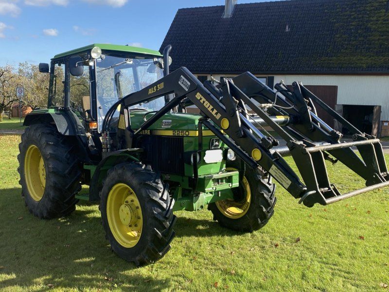 John Deere 2250