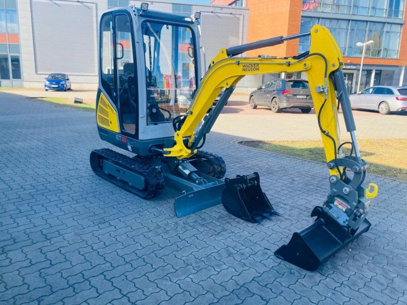 Wacker Neuson ET 18 mit Powertilt