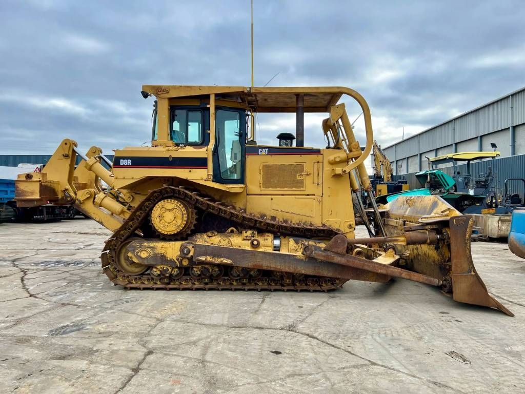 CAT D8R