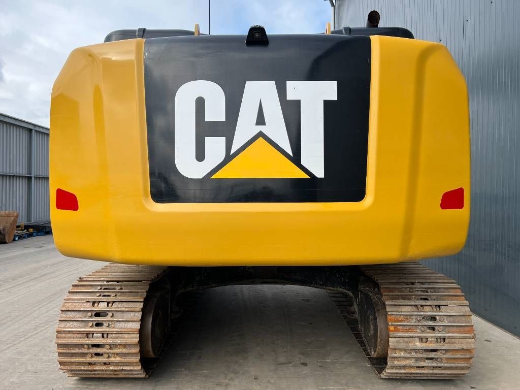 CAT 323F L