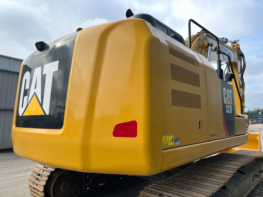 CAT 323F L
