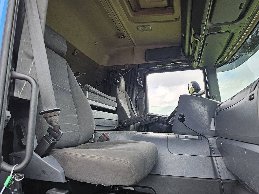 SCANIA P410 6x2/4 mnb