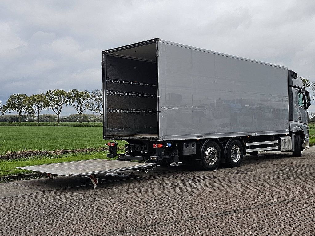 MERCEDES-BENZ ACTROS 2645 6x2*4 ret. 3t lift