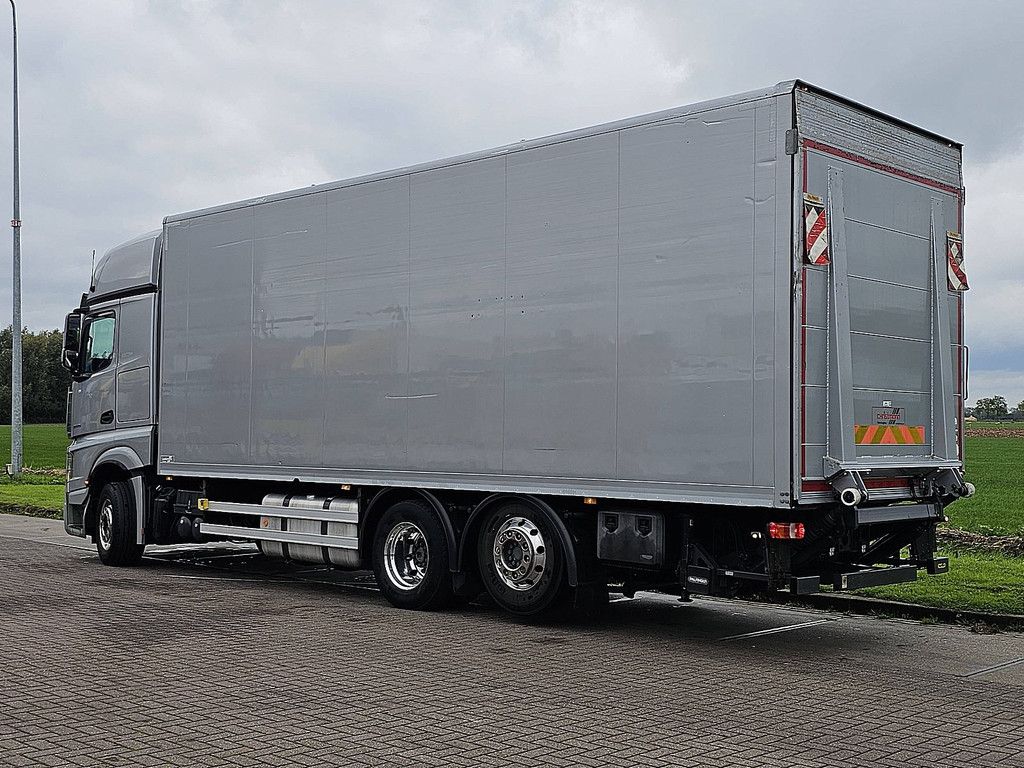 MERCEDES-BENZ ACTROS 2645 6x2*4 ret. 3t lift
