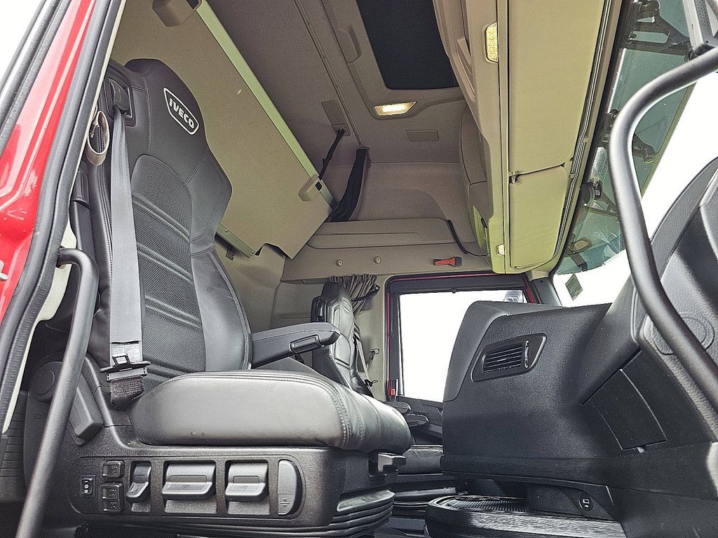 IVECO S-WAY AS260S46 6x2-4 hiab 155-e2