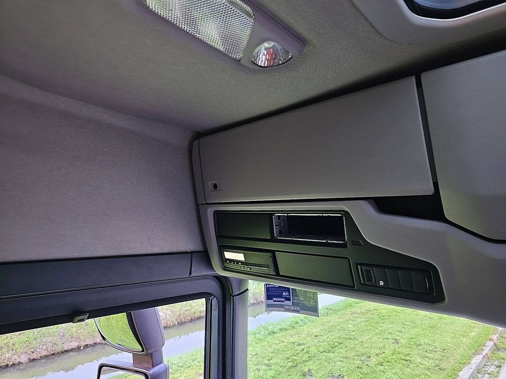 SCANIA G320 6x2*4