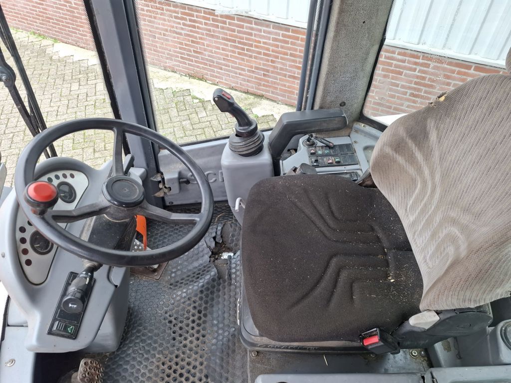 Schaeff SKL 834