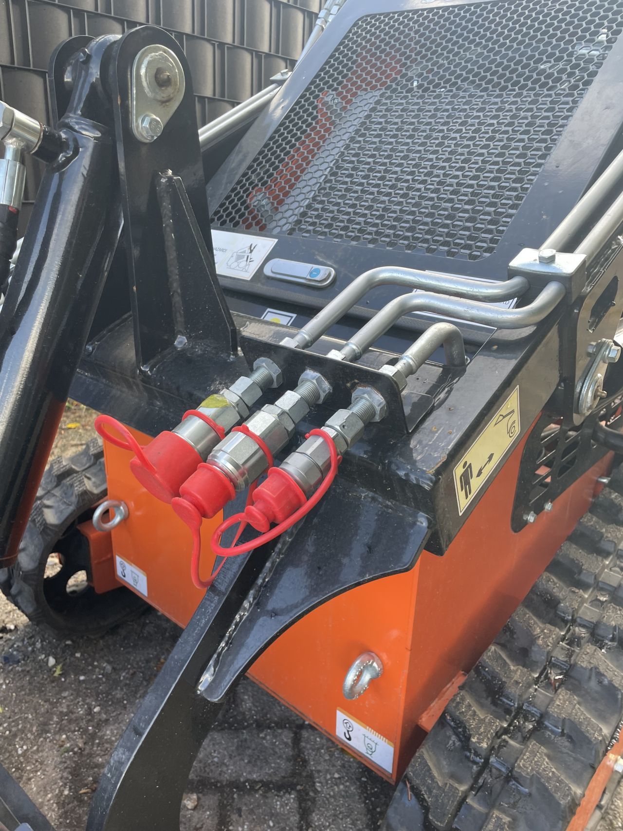 Skidster shovel sherpa multione avant knikmops