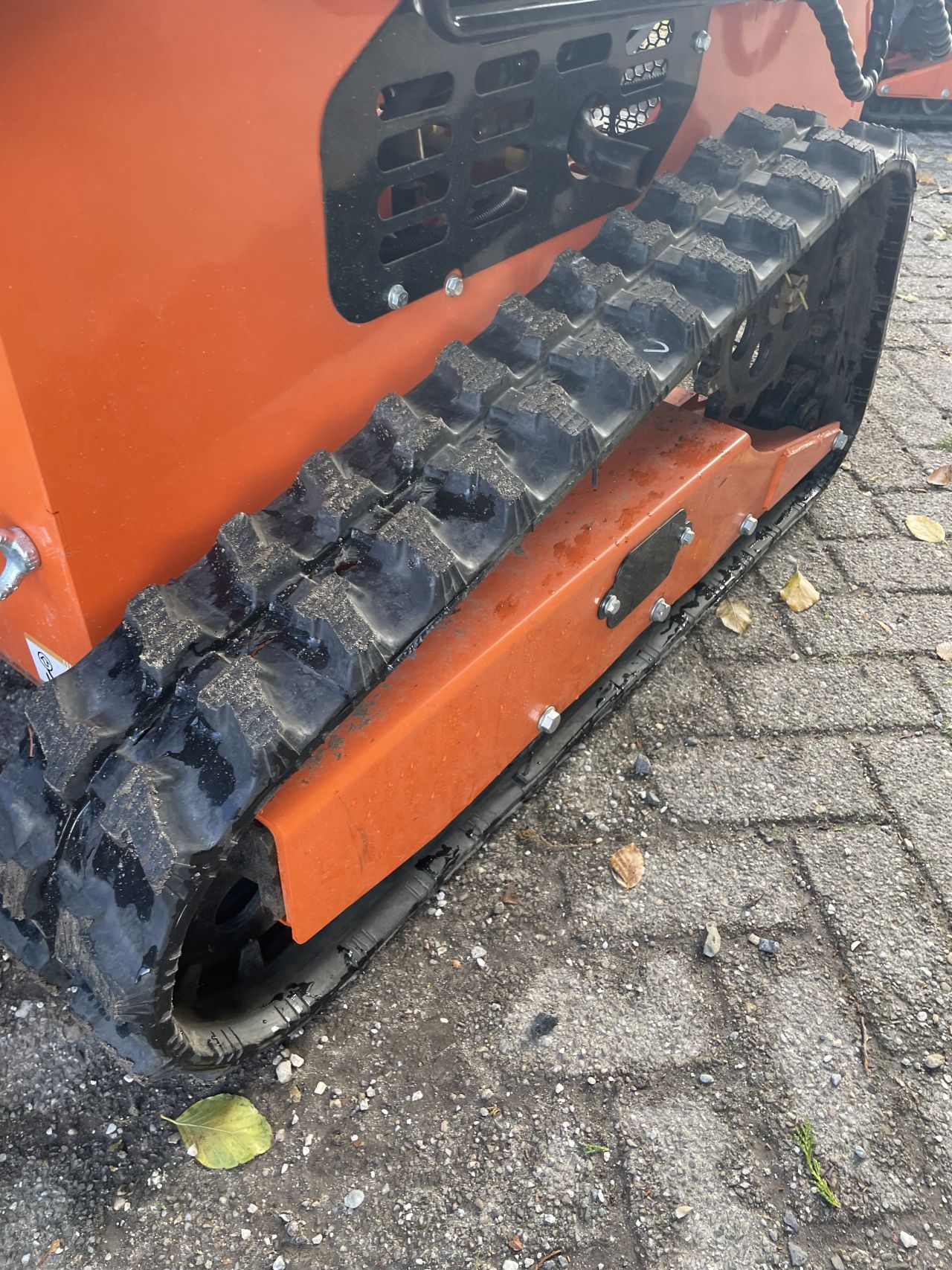 Skidster shovel sherpa multione avant knikmops