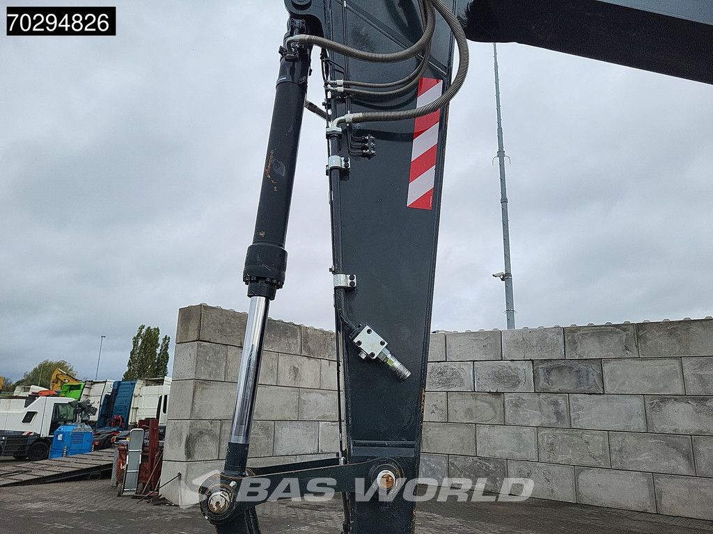 Hyundai HX220 AL
