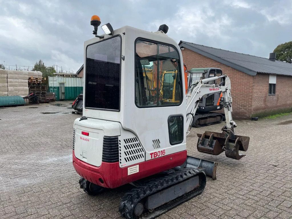 Takeuchi TB016 Minigraver Graafmachine