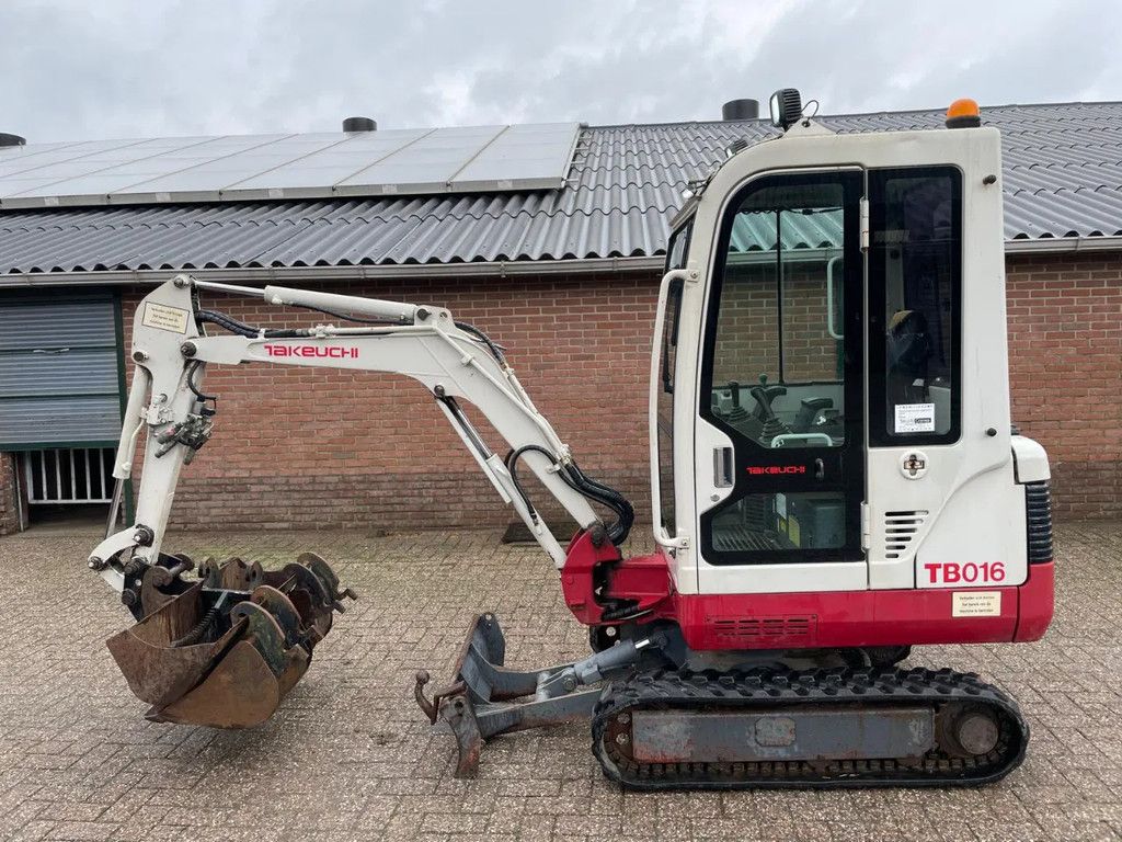 Takeuchi TB016 Minigraver Graafmachine