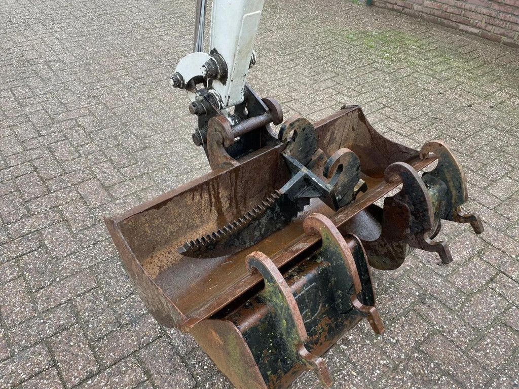 Takeuchi TB016 Minigraver Graafmachine