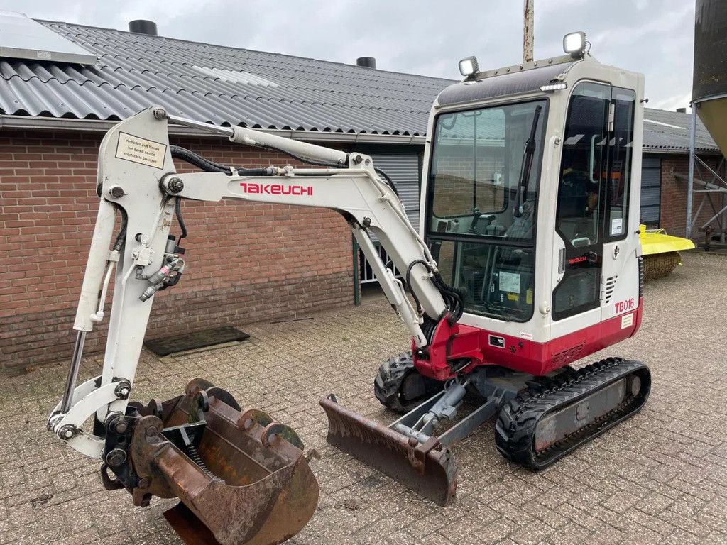 Takeuchi TB016 Minigraver Graafmachine