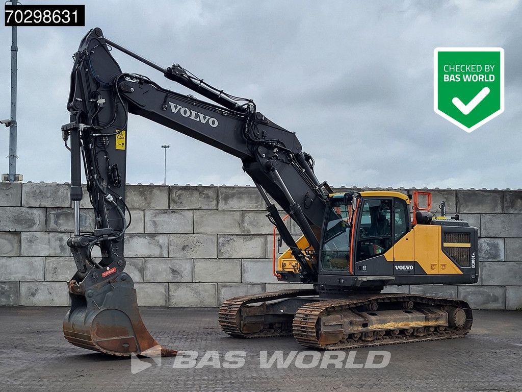 Volvo EC300 E NL 3M WIDE - OILQUICK