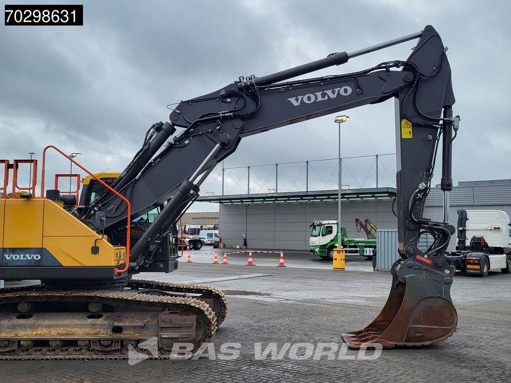Volvo EC300 E NL 3M WIDE - OILQUICK