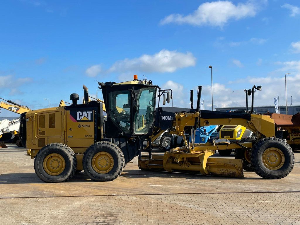Caterpillar 140M2