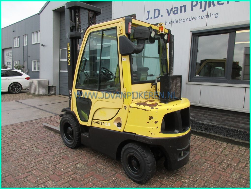 Hyster H2.50FT diesel 2016 8718uur 4x hydrauliek + cabine