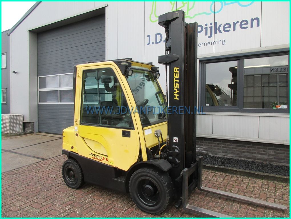 Hyster H2.50FT diesel 2016 8718uur 4x hydrauliek + cabine