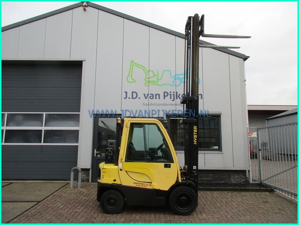 Hyster H2.50FT diesel 2016 8718uur 4x hydrauliek + cabine
