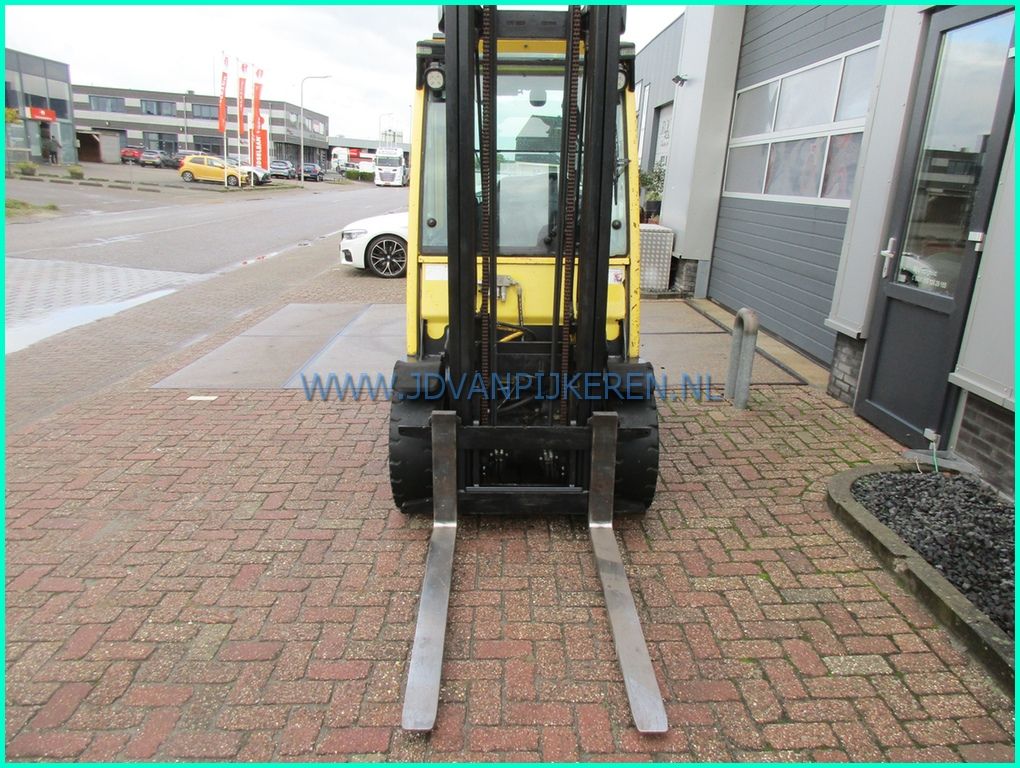 Hyster H2.50FT diesel 2016 8718uur 4x hydrauliek + cabine