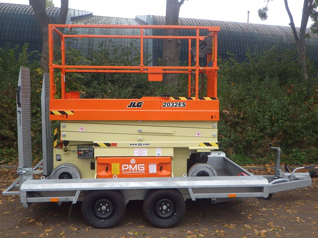 Scissor lift JLG 2032ES Electric 8.10m 2015 with Transport trailer Vlemmix E 3500kg 2025 New