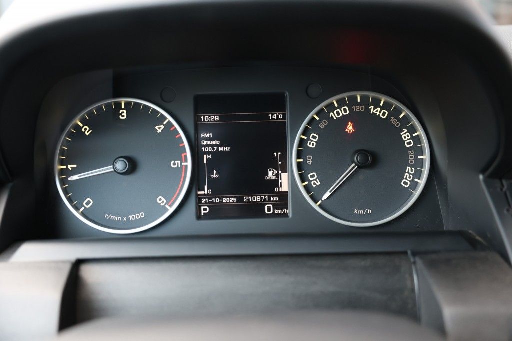 Land Rover Discovery 3.0 SD V6 A/T VAN MARGE