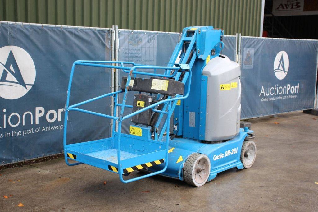 Genie GR-26J Elektrischer Mastlift 9,9 m 2016