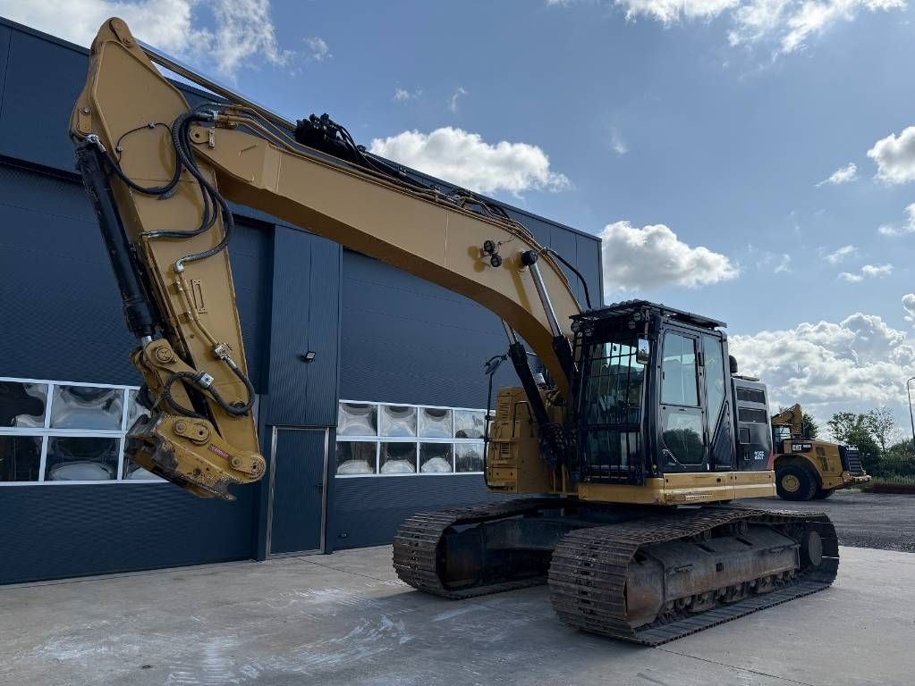 CAT 335 F L CR