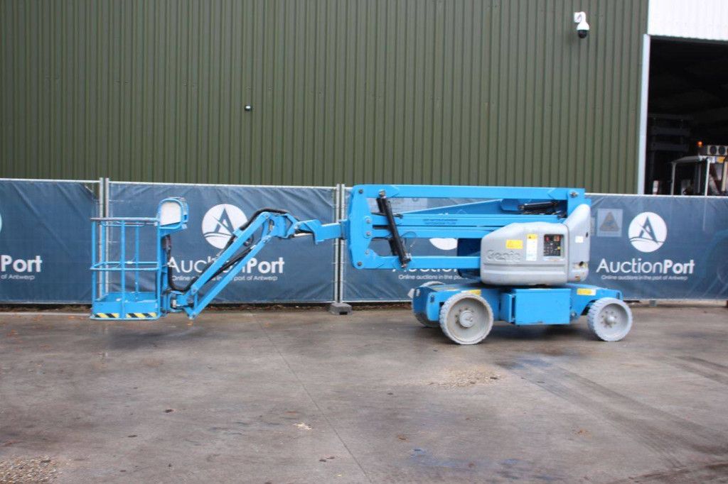 Genie Z-40/23N RJ Electric Articulating Boom Lift 14.32m 2014